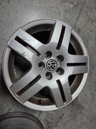 Llantas VW Golf 4 en 15 pulgadas.