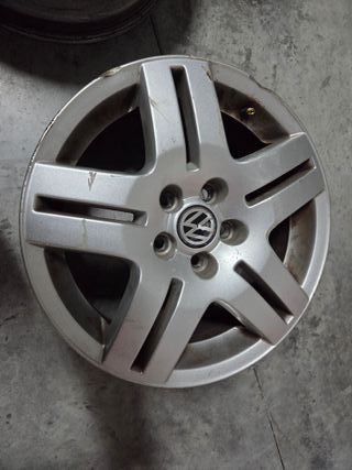 Llantas VW Golf 4 en 15 pulgadas.