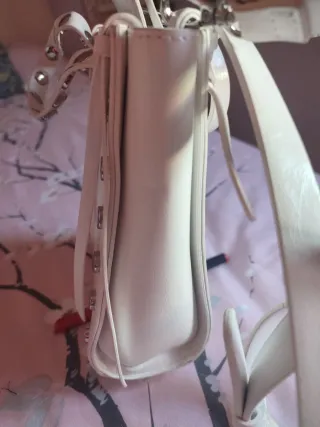 Bolso blanco Parfois con tachuelas