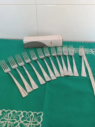 12 Tenedores de Mesa