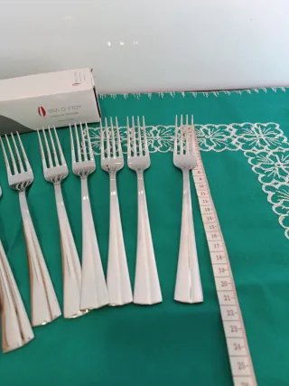 12 Tenedores de Mesa