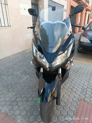 Kawasaki J300 ABS + escape h7