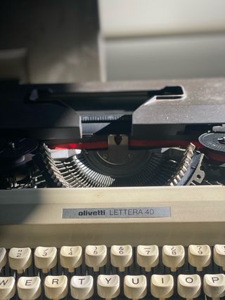 Máquina de escribir Olivetti Lettera 40