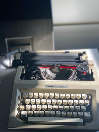 Máquina de escribir Olivetti Lettera 40