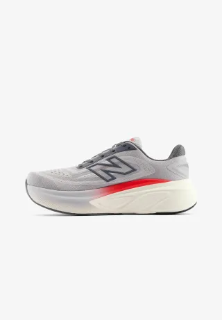 NB Fresh Foam X More V6 Gris/Rojo 46,5