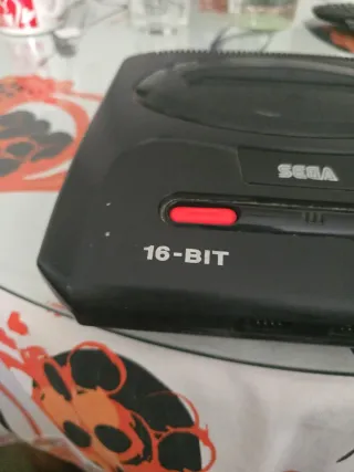 Consola Sega Mega Drive II Negra. SIN CABLES