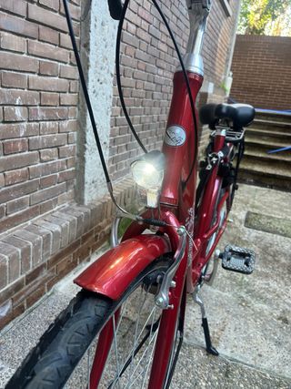 Bicicleta Holandesa de Paseo Roja