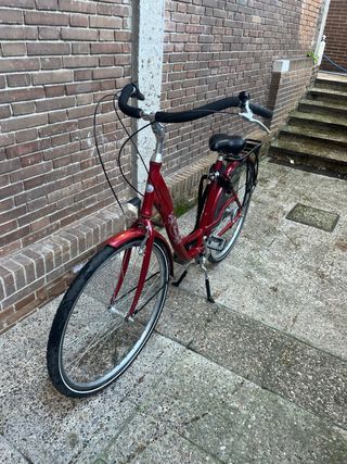 Bicicleta Holandesa de Paseo Roja