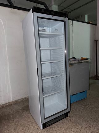 Botellero comercial La Bari 358L