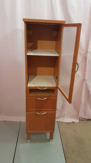 Mueble vitrina madera y cristal