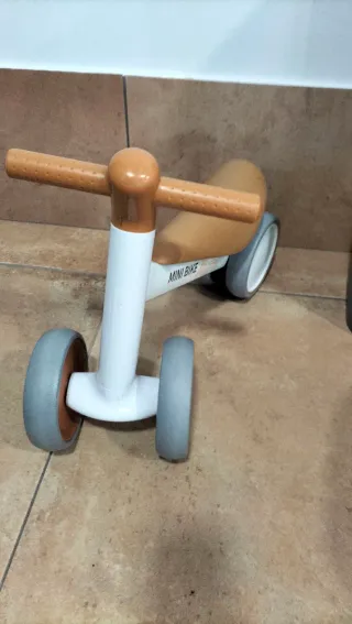 Bicicleta de Equilibrio KORIMEFA para niños