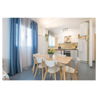 Tavolo Lisabo IKEA e 6 Sedie Bianche