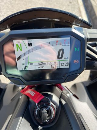 Kawasaki Z900 Negra/Plata