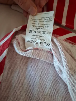 Jersey Hello Kitty Rayas Rojo Talla M