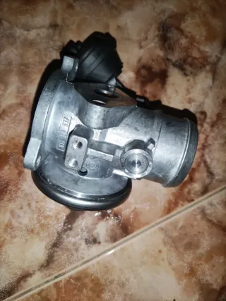 Válvula EGR VW Golf 4 1.9TDI Usada