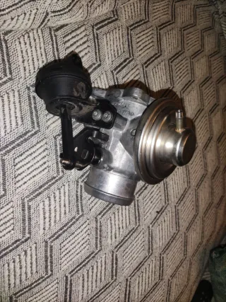 Válvula EGR VW Golf 4 1.9TDI Usada
