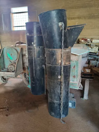 Tubos de escombro negros