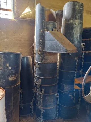 Tubos de escombro negros