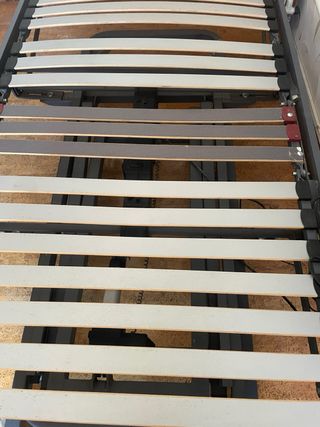 Cama eléctrica articulada para enfermos