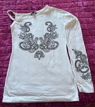 Blusa blanca adornos pedrería talla S