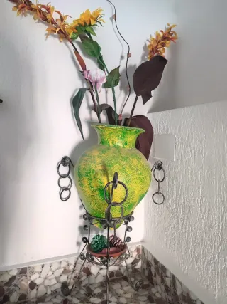 Cerámica Talaverana, jarrones y columnas (regalo)