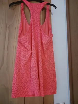 Camiseta deportiva H&M estampado animal