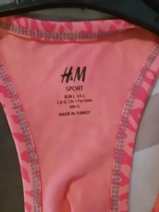 Camiseta deportiva H&M estampado animal