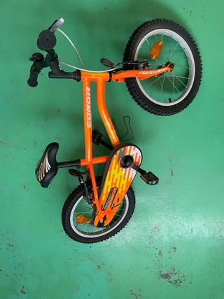 Bicicleta infantil naranja