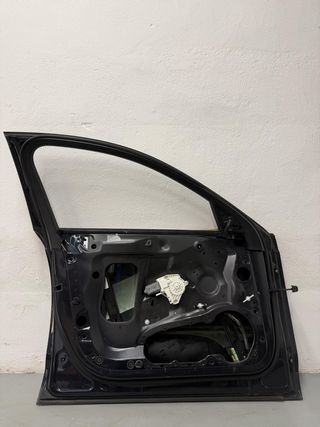 Puerta delantera izquierda Audi A6 2014-2018 4G0831051