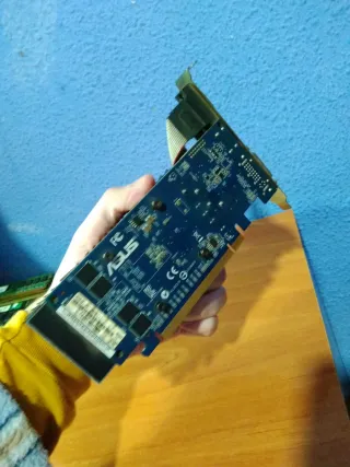 Tarjeta Gráfica ASUS Nvidia 2GB PCI Express HDMI