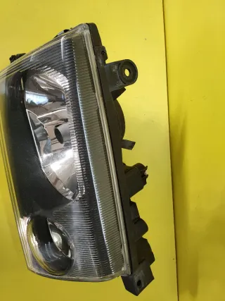 FARO DELANTERO DERECHO NISSAN TERRANO II