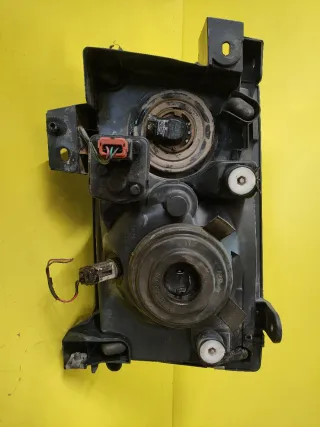 FARO DELANTERO DERECHO NISSAN TERRANO II