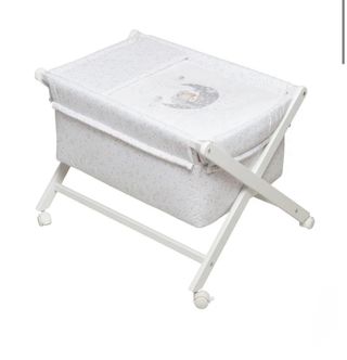 Mini cuna para bebé con ruedas