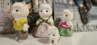 Familia de Alpacas Sylvanian Families