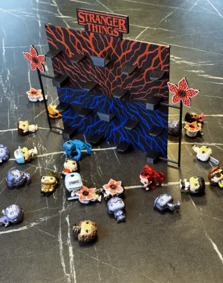 Expositor Funko Stranger Things Kinder Joy