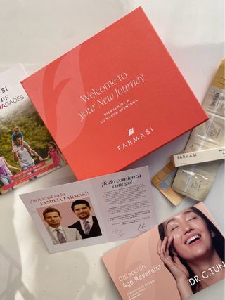 Kit Farmasi Bienvenido a tu Nuevo Viaje