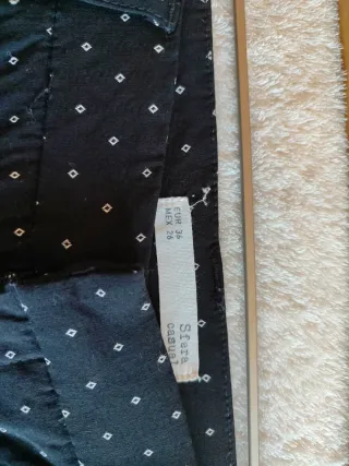 Pantalón negro pitillo