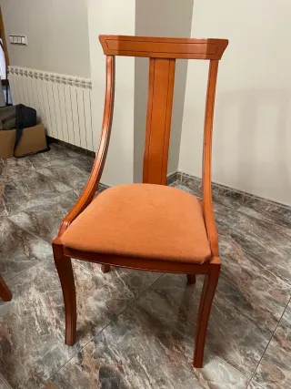 6 Sillas de comedor de madera y asiento tapizado