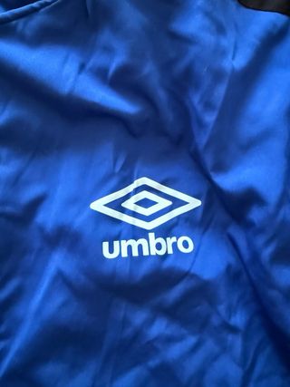 Cortavientos Umbro Azul y Negro