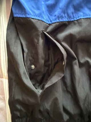 Cortavientos Umbro Azul y Negro