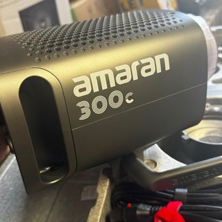 Focos LED Aputure Amaran 300c RGB 300W. NUEVOS