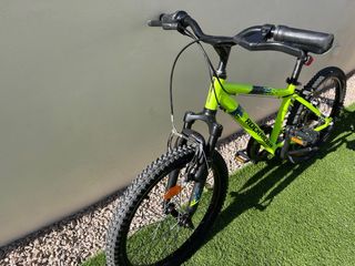 Bicicleta Rockrider ST500 20” con suspension delan