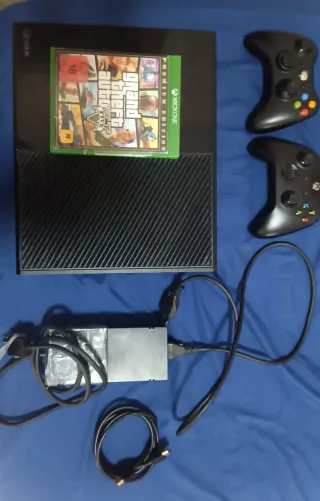 Xbox One + GTA 5 Premium Edition