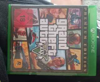Xbox One + GTA 5 Premium Edition