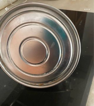 Tetera de metal plateada