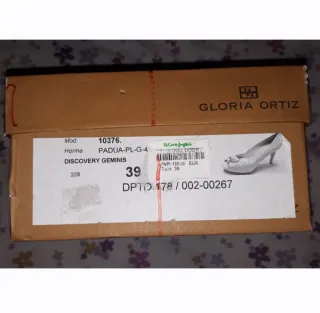 Zapatos blancos piel Gloria Ortiz Talla 39