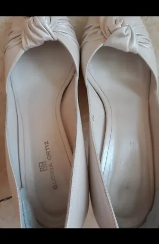 Zapatos blancos piel Gloria Ortiz Talla 39