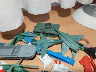 Lote Montaplex figuras militares