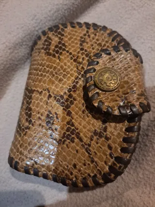 Cartera de cuero artesanal