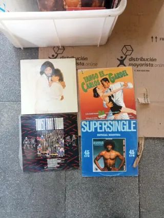 Vinilos unos 70! precio monto 150€! Antiguos Beat